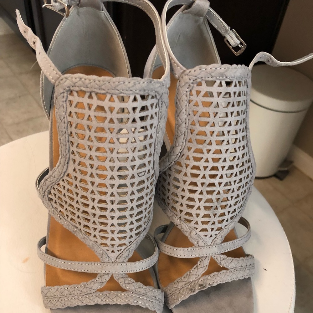 Super cute woven gray wedges❕❕❕ - Picture 5 of 6
